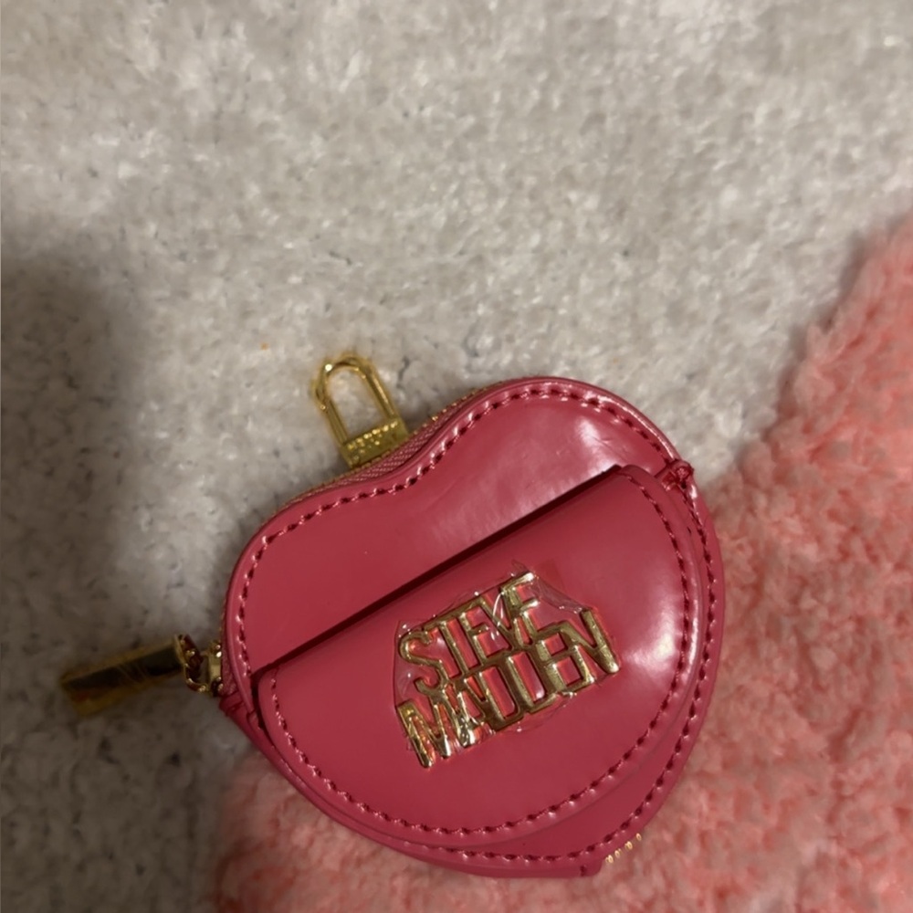Steve Madden heart bag clip NEW